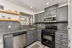 8907 Trujillo Way, Sacramento, CA 95826 - Photo 16