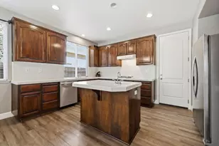 5423 McLean Dr, Elk Grove, CA 95757 - Photo 14