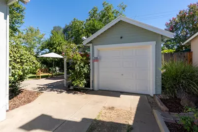119 W 27th Street, Merced, CA 95340 - Photo 38