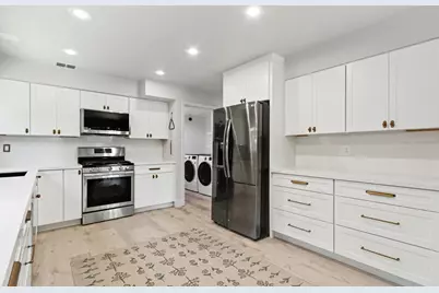 8120 Village Brook Way, Elk Grove, CA 95758 - Photo 14