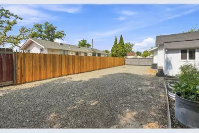 4608 12th Avenue, Sacramento, CA 95820 - Photo 24
