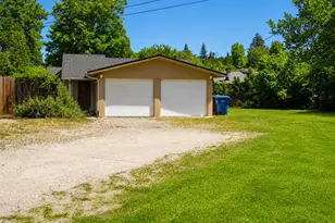 5212 Cypress Ave, Carmichael, CA 95608 - Photo 36