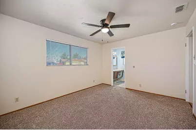 4701 Kerwood Way, Sacramento, CA 95823 - Photo 14