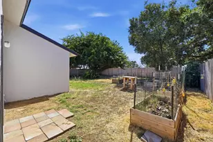 902 Tudor St, Galt, CA 95632 - Photo 14