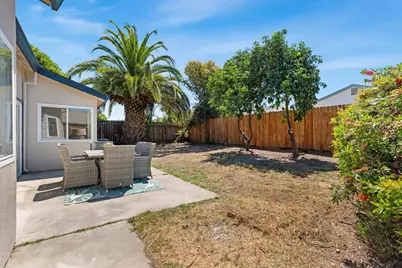 7820 Hartwick Way, Sacramento, CA 95828 - Photo 24