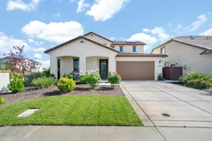 2301 Sierra Village Dr, Roseville, CA 95747 - Photo 2
