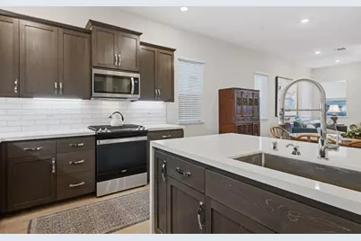 8993 Elliott Springs Drive, Elk Grove, CA 95624 - Photo 10