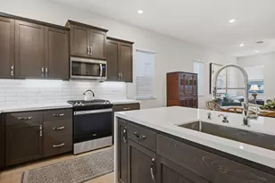 8993 Elliott Spgs Dr, Elk Grove, CA 95624 - Photo 10