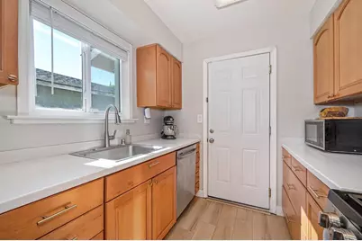 7359 Candlelight Way, Citrus Heights, CA 95621 - Photo 18