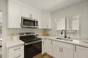 9555 Scarboro Pl, Stockton, CA 95209 - Photo 16