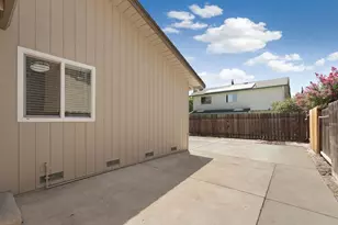 9555 Scarboro Pl, Stockton, CA 95209 - Photo 40