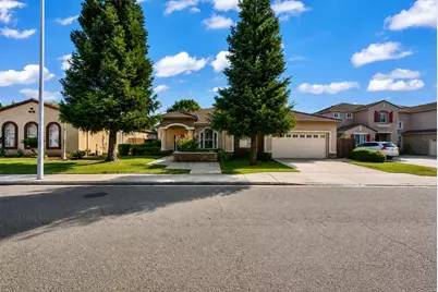 9514 N Larkspur Avenue, Fresno, CA 93720 - Photo 1