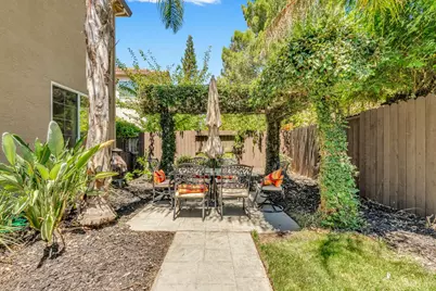 8621 Banton Circle, Elk Grove, CA 95624 - Photo 54