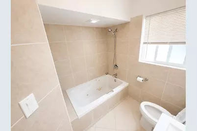 7000 Arthur Street, Oakland, CA 94605 - Photo 8