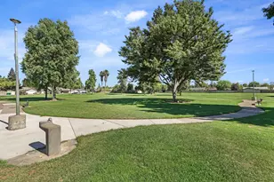 1040 Dartmoor Cir, Lodi, CA 95240 - Photo 16