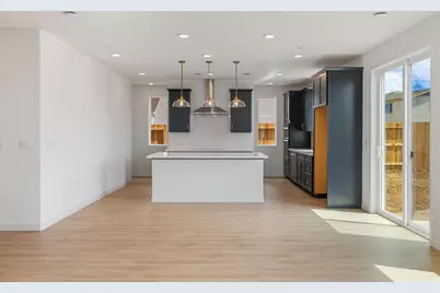 13035 Knightsbrook Avenue, Rancho Cordova, CA 95742 - Photo 10