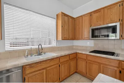 9525 Misty River Way, Elk Grove, CA 95624 - Photo 20