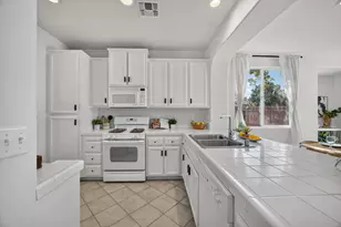 10085 Tittle Way, Elk Grove, CA 95757 - Photo 10