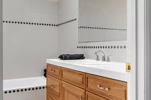 12425 Woodside Dr, Saratoga, CA 95070 - Photo 32