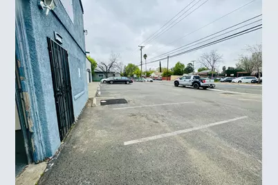 4204 Martin Luther King Jr Boulevard, Sacramento, CA 95820 - Photo 10