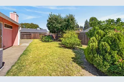 54 Zephyr Cove Circle, Sacramento, CA 95831 - Photo 8