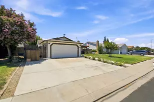 1462 W 4th St, Ripon, CA 95366 - Photo 4