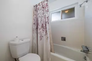335 E Robinhood Dr, Stockton, CA 95207 - Photo 22
