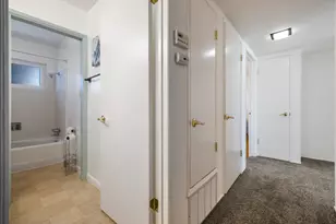 335 E Robinhood Dr, Stockton, CA 95207 - Photo 20