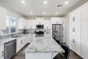 5017 Whirlabout St, Roseville, CA 95747 - Photo 10