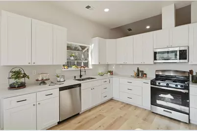 9880 Twin Creeks Avenue, Stockton, CA 95219 - Photo 12