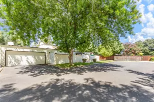 1164 Silver Lake Dr, Sacramento, CA 95831 - Photo 4