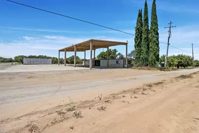 12555 E Comstock Road, Stockton, CA 95215 - Photo 2
