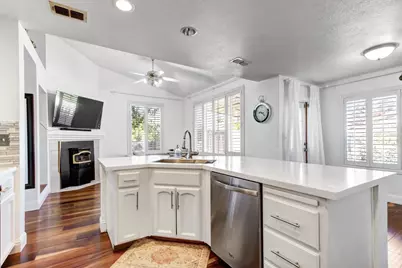 10096 Teddington Way, Elk Grove, CA 95624 - Photo 14