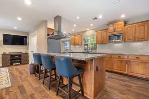1900 Lakeshore Dr, Modesto, CA 95355 - Photo 28