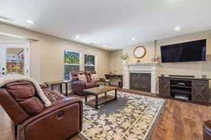 1900 Lakeshore Dr, Modesto, CA 95355 - Photo 26