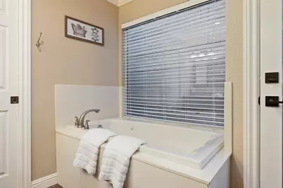 1900 Lakeshore Drive, Modesto, CA 95355 - Photo 14