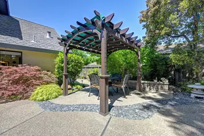 7671 Greenhaven Drive, Sacramento, CA 95831 - Photo 44
