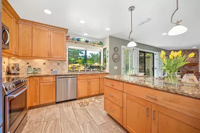 7671 Greenhaven Drive, Sacramento, CA 95831 - Photo 22