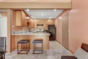 7677 Harvest Woods Dr, Sacramento, CA 95828 - Photo 14