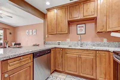 7677 Harvest Woods Drive, Sacramento, CA 95828 - Photo 16