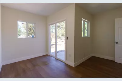 1059 Acacia Avenue, Sacramento, CA 95815 - Photo 8