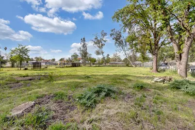 1059 Acacia Avenue, Sacramento, CA 95815 - Photo 4