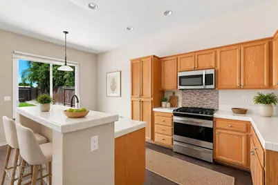 210 Ashwood Court, Lincoln, CA 95648 - Photo 2