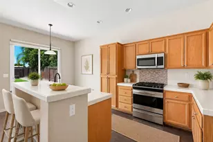 210 Ashwood Ct, Lincoln, CA 95648 - Photo 2