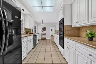 1071 W Monterey Ave, Stockton, CA 95204 - Photo 10