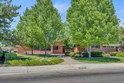 1071 W Monterey Avenue, Stockton, CA 95204 - Photo 2