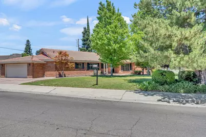 1071 W Monterey Avenue, Stockton, CA 95204 - Photo 6