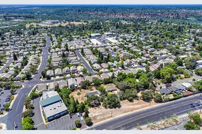 814 Comstock Drive, Folsom, CA 95630 - Photo 34