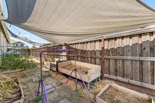 545 Chimes St, Lathrop, CA 95330 - Photo 32