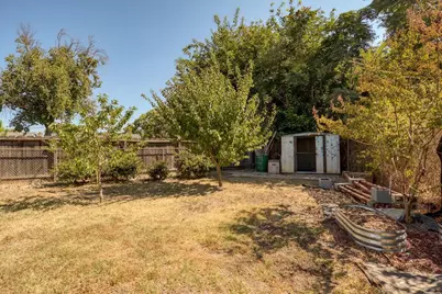 2034 Coley Avenue, Escalon, CA 95320 - Photo 38